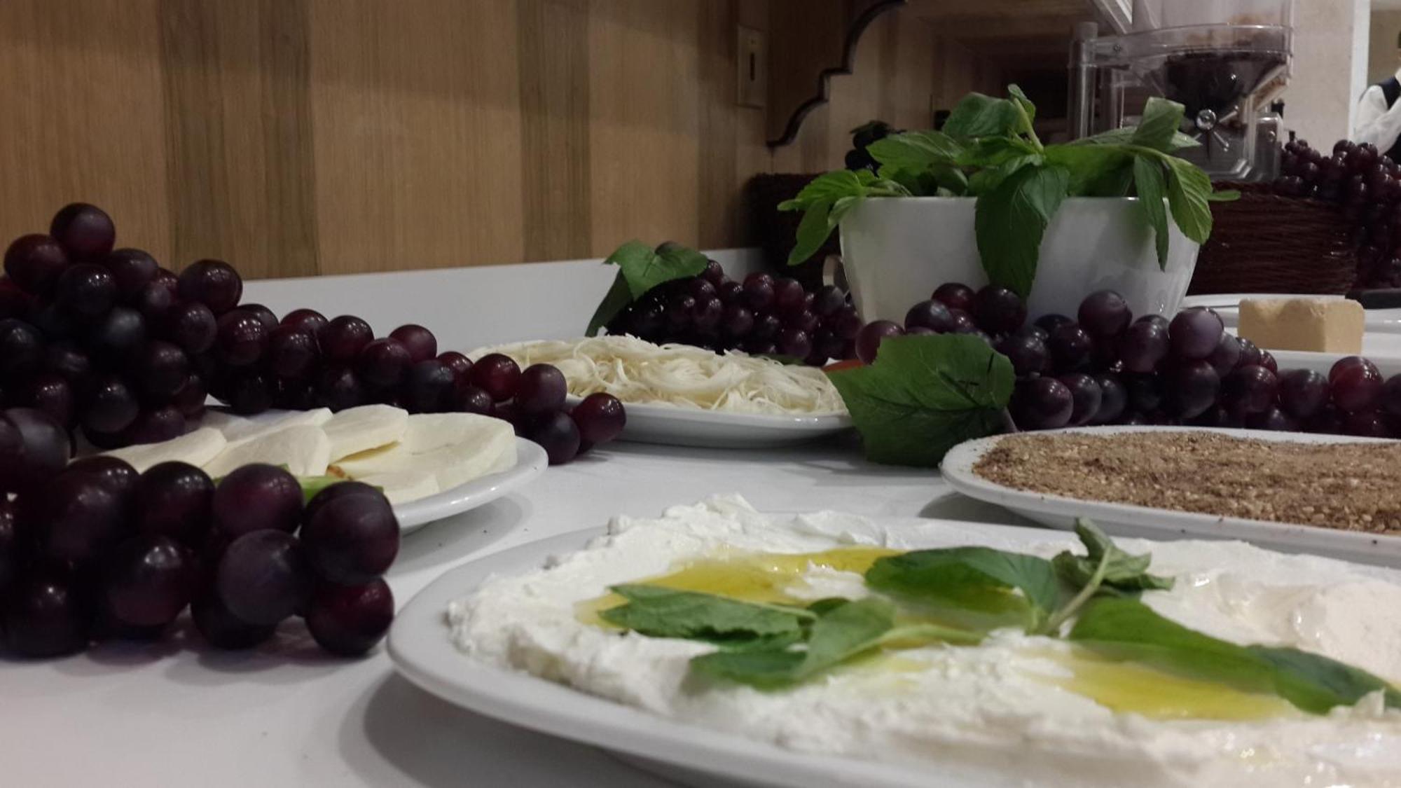 Assaha Ghobeiry Hotel Bejrút Kültér fotó
